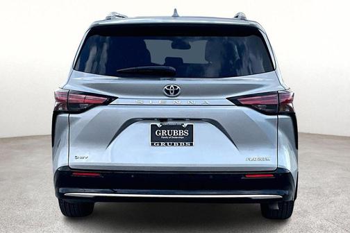 2025 Toyota Sienna Platinum