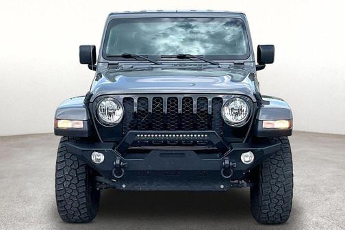 Sting-Gray Clearcoat 2023 Jeep Gladiator Willys 4x4