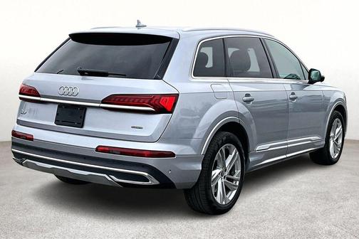 2022 Audi Q7 55 Premium Plus
