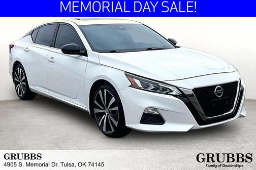 Pearl White Tricoat 2021 Nissan Altima SR FWD