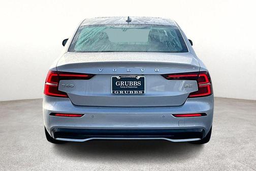 2024 Volvo S60 B5 Plus Dark Theme