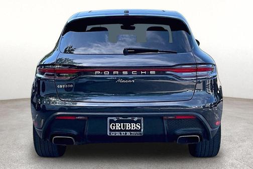 Volcano Grey Metallic 2022 Porsche Macan Macan