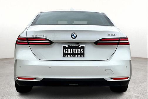 2024 BMW 530 i