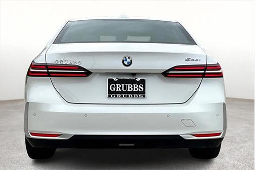 2024 BMW 530 i