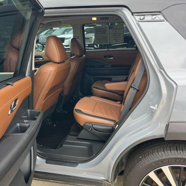 Boulder Gray Pearl 2023 Nissan Pathfinder Platinum 4WD