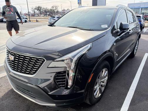 2023 Cadillac XT4 Premium Luxury