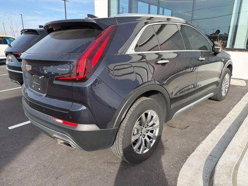 2023 Cadillac XT4 Premium Luxury