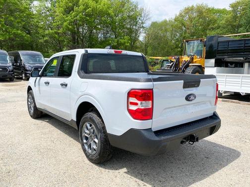 SPACE WHITE METALLIC 2026 Ford Maverick XLT