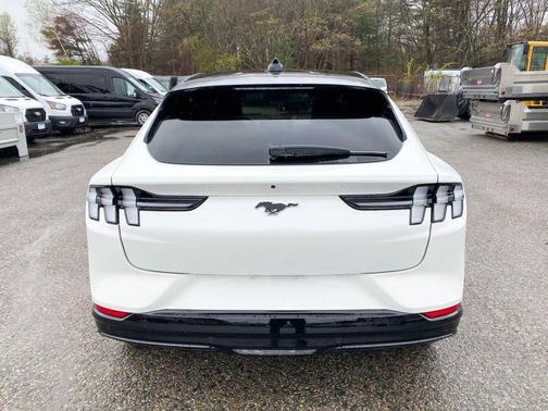 Star White Metallic Tri-Coat 2026 Ford Mustang Mach-E Premium