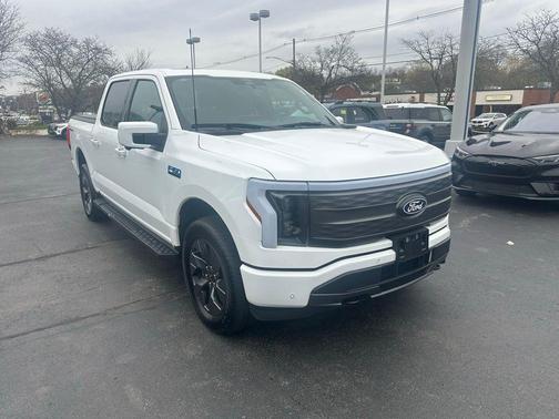 OXFORD WHITE 2025 Ford F-150 Lightning LARIAT