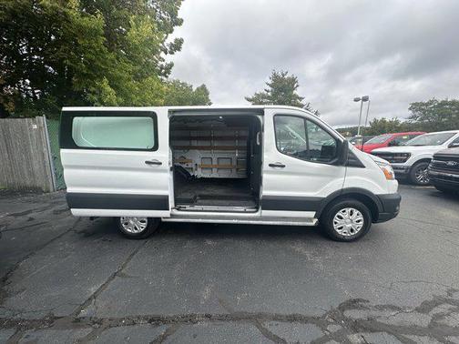 2022 Ford Transit-250 Base