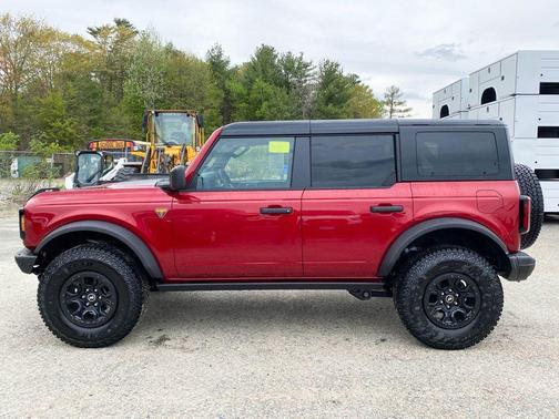 RUBY RED MET TNTD CLEARCOAT 2026 Ford Bronco Badlands