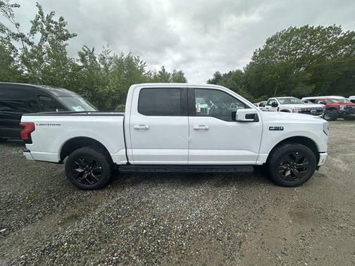 2025 Ford F-150 Lightning LARIAT