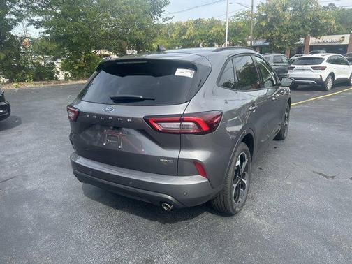 2025 Ford Escape ST-Line Elite