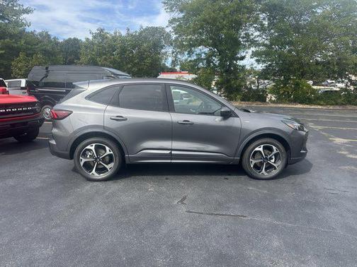 2025 Ford Escape ST-Line Elite
