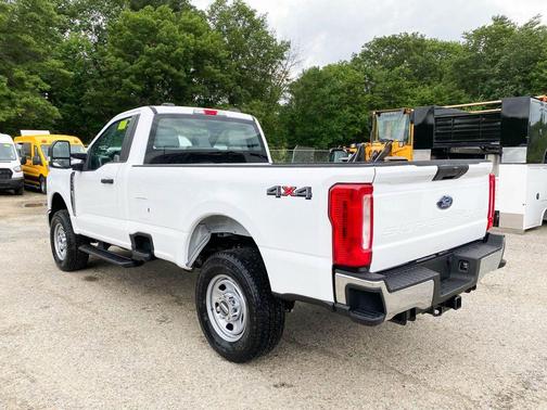 OXFORD WHITE 2026 Ford F-350 XL