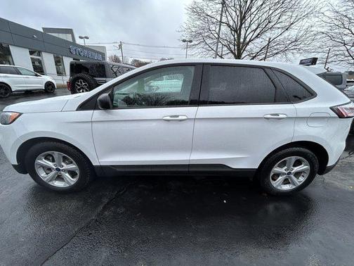 2022 Ford Edge SE