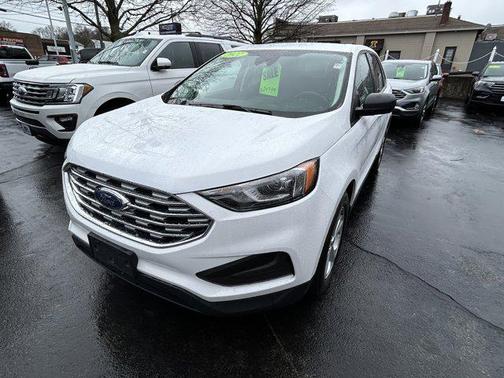 2022 Ford Edge SE