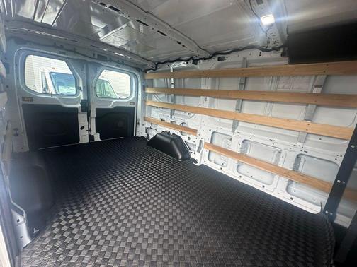 OXFORD WHITE 2024 Ford Transit-250 Base