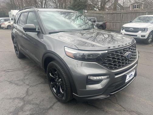 CARBONIZED GRAY METALLIC 2023 Ford Explorer ST-Line