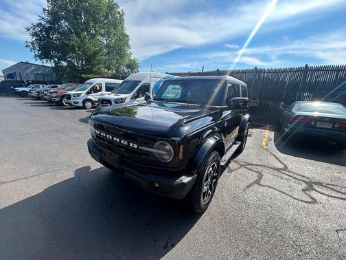 Shadow Black 2023 Ford Bronco Outer Banks