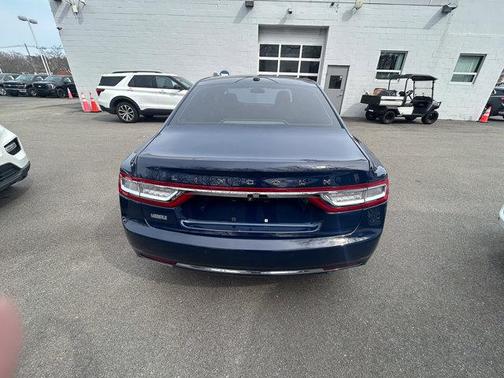 2017 Lincoln Continental Black Label