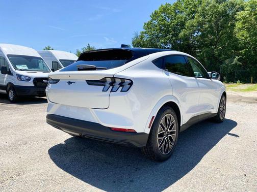 STAR WHITE MET TRI-COAT 2026 Ford Mustang Mach-E Premium