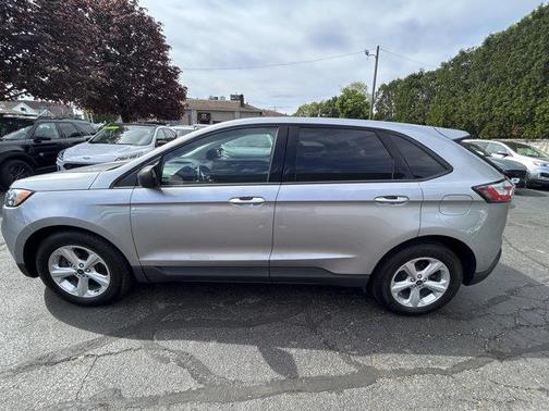 2020 Ford Edge SE
