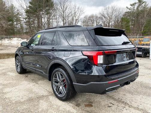 Agate Black Metallic 2026 Ford Explorer ST-Line