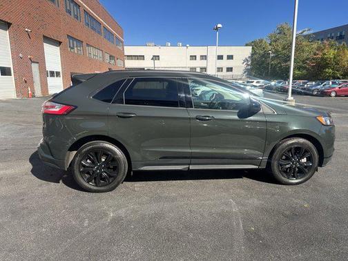 2022 Ford Edge SE