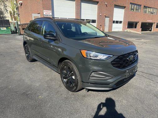 2022 Ford Edge SE