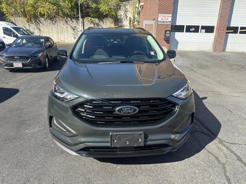 2022 Ford Edge SE