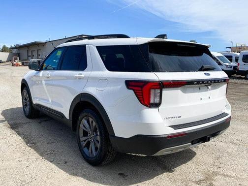 STAR WHITE MET TRI-COAT 2026 Ford Explorer Active w/200A Pkg