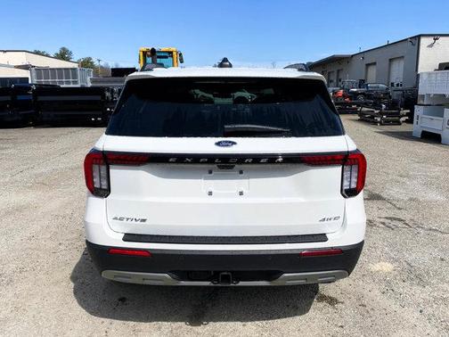STAR WHITE MET TRI-COAT 2026 Ford Explorer Active w/200A Pkg