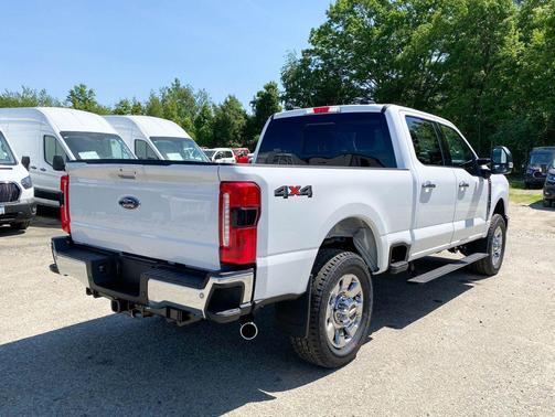 OXFORD WHITE 2026 Ford F-350 Lariat