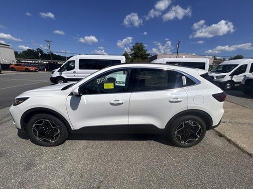 2025 Ford Escape Platinum