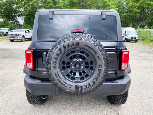 SHADOW BLACK 2026 Ford Bronco Big Bend