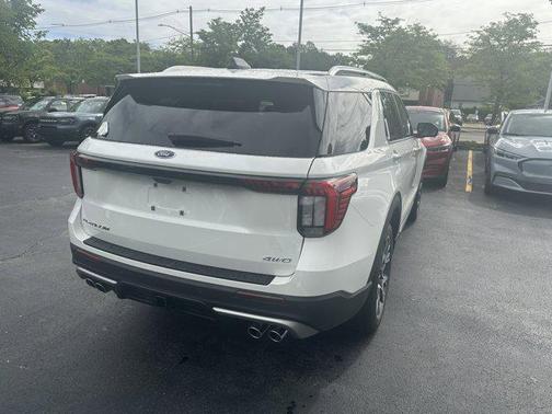 2025 Ford Explorer Platinum
