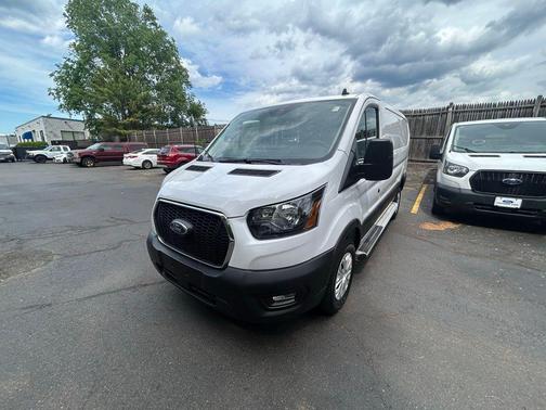 OXFORD WHITE 2025 Ford Transit-250 Base