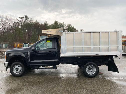 AGATE BLACK 2026 Ford F-350 XL