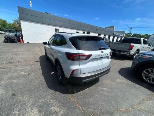 SPACE SILVER METALLIC 2025 Ford Escape ST-Line Select