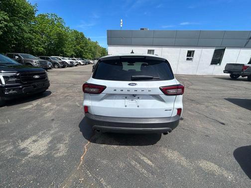 SPACE SILVER METALLIC 2025 Ford Escape ST-Line Select
