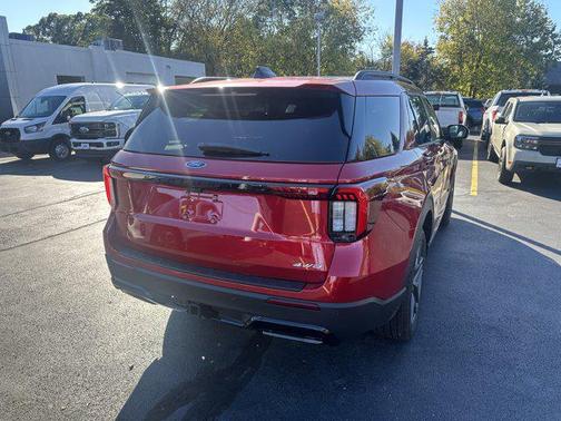 2025 Ford Explorer ST-Line