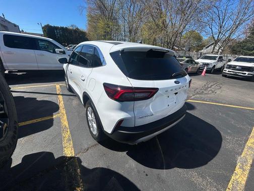 OXFORD WHITE 2024 Ford Escape Active