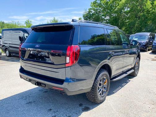 STONE BLUE METALLIC 2026 Ford Expedition Tremor