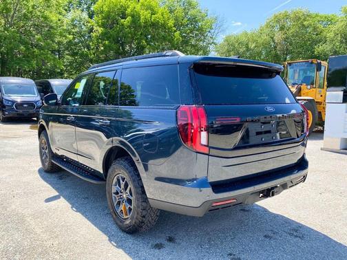STONE BLUE METALLIC 2026 Ford Expedition Tremor