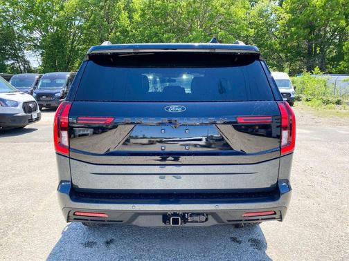 STONE BLUE METALLIC 2026 Ford Expedition Tremor