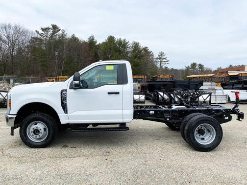 OXFORD WHITE 2026 Ford F-350 XL