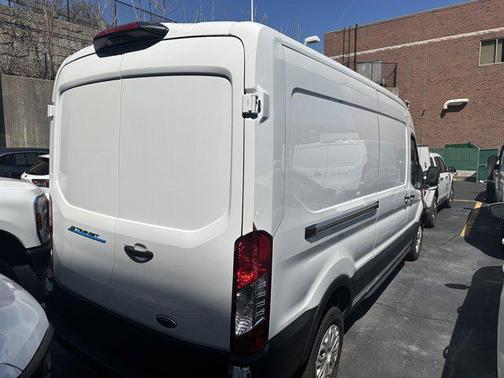 2022 Ford E-Transit T-350 Medium Roof