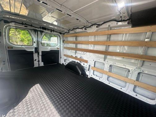 OXFORD WHITE 2025 Ford Transit-250 Base